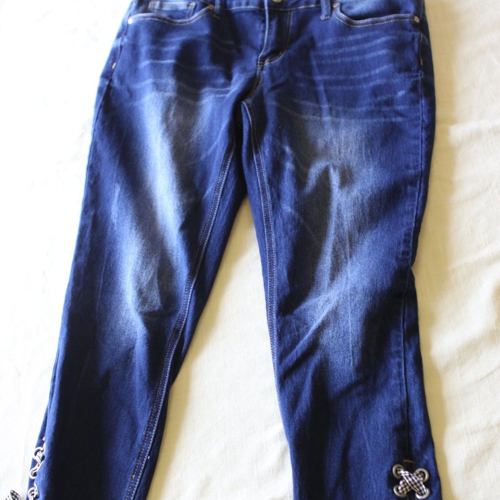 Hydraulic ankle jeans with gingham ties